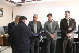 نشست مشترک فرماندار فلاورجان، شهرداران و رؤسای شوراهای اسلامی کلیشاد و سودرجان و بهاران با اصحاب رسانه برگزار شد