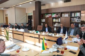 نشست مشترک فرماندار فلاورجان، شهرداران و رؤسای شوراهای اسلامی کلیشاد و سودرجان و بهاران با اصحاب رسانه برگزار شد