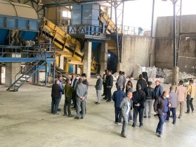 نشست دهیاران شهرستان فلاورجان به‌همراه بازدید میدانی از شرکت بازیافت