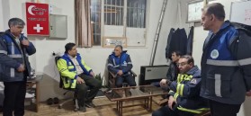 بازدید شبانه دکتریارمحمدیان فرماندار فلاورجان در سطح شهرستان و بررسی نقاط حادثه خیز و رفع  آبگرفتگی معابر سطح شهرستان