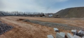 ادامه عملیات زیرسازی زمین چمن مصنوعی فوتبال توسط  معاونت عمران شهرداری