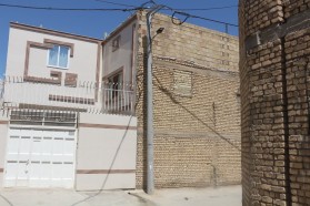 شهردار کلیشاد و سودرجان  از اجرای عملیات جمع آوری و انتقال تیرهای برق مزاحم سطح شهر خبر داد
