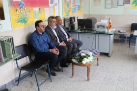 حضور مهندس مختاری شهردار و مهندس جعفری رئیس شورای اسلامی شهر در مدارس به مناسبت گرامیداشت مقام معلم