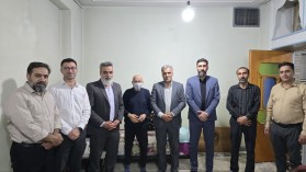 عیادت شهردار و اعضای شورای اسلامی از حاج علی هدایت، از معتمدین شهر به مناسبت دهه کرامت